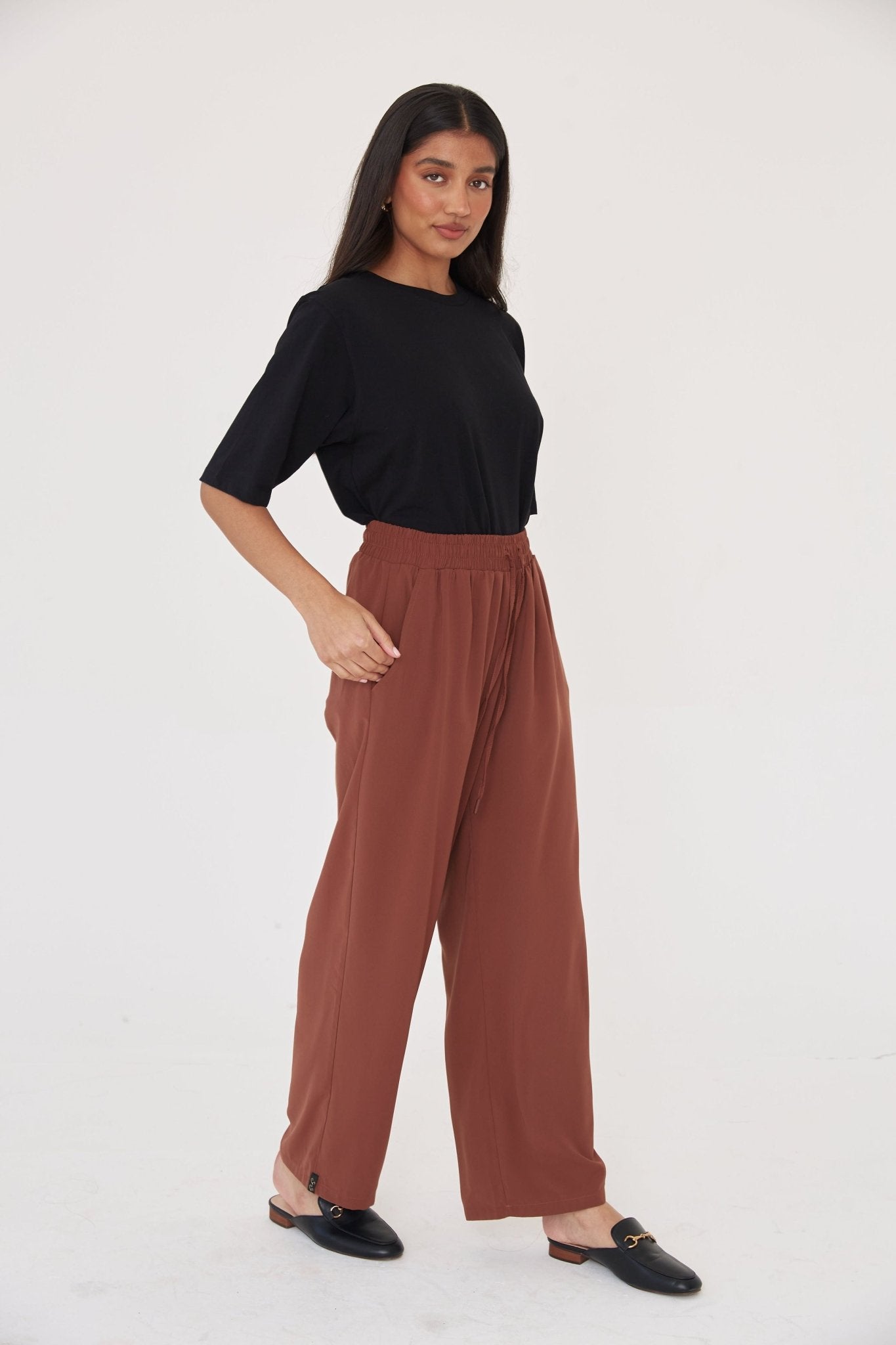 Effortless Trouser - Bitter Chocolate - Sa - Sa Studio