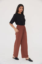 Effortless Trouser - Bitter Chocolate - Sa - Sa Studio