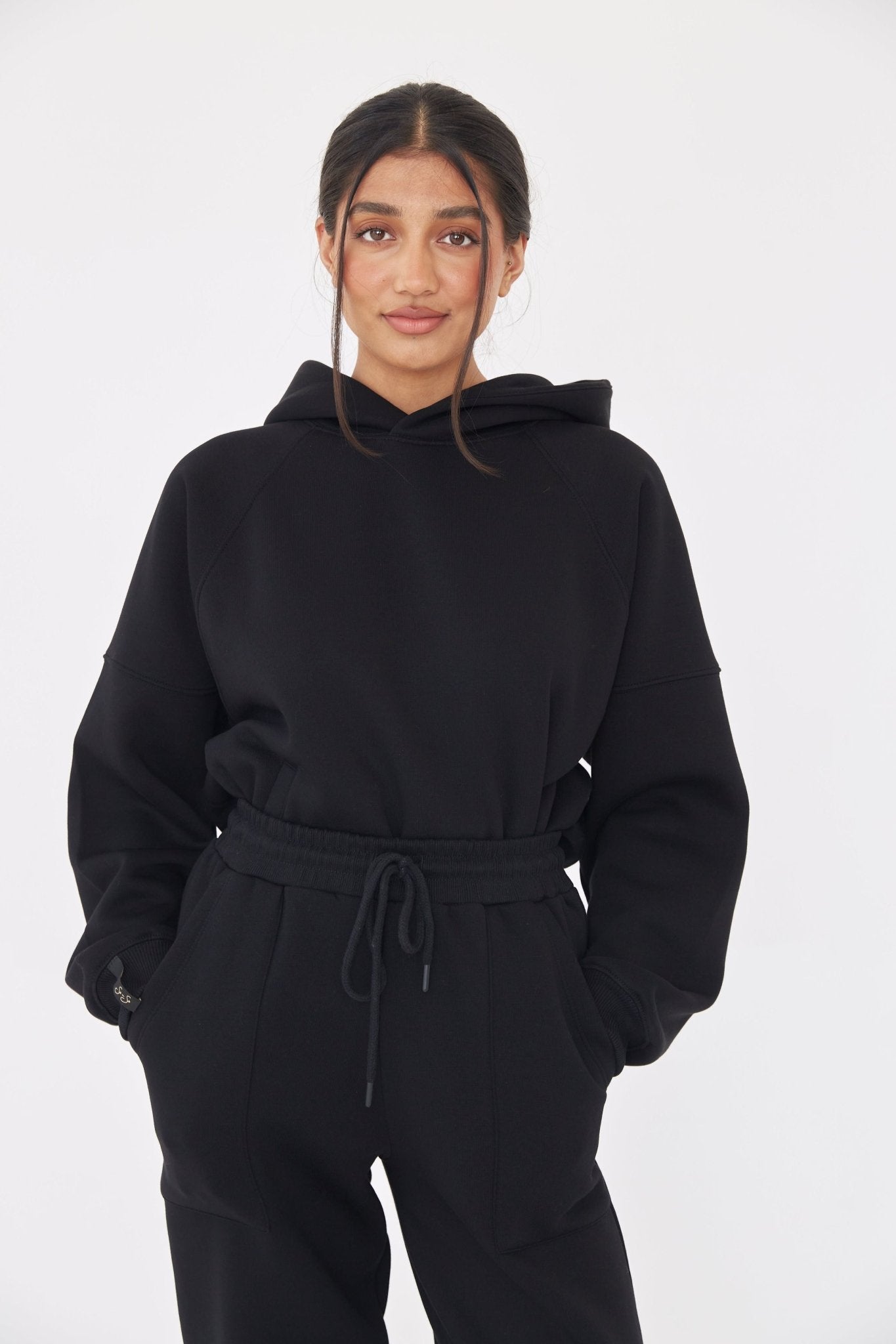 The Weekend Hoodie - Jet Black - Sa - Sa Studio